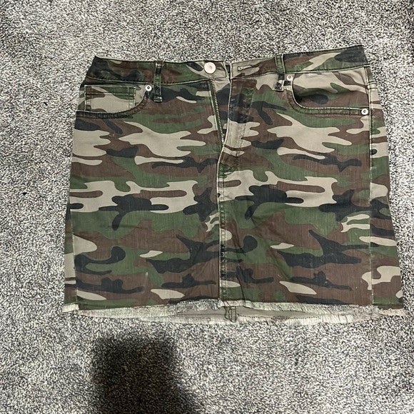 Forever 21 Dresses & Skirts - Forever 21 Camo Skirt